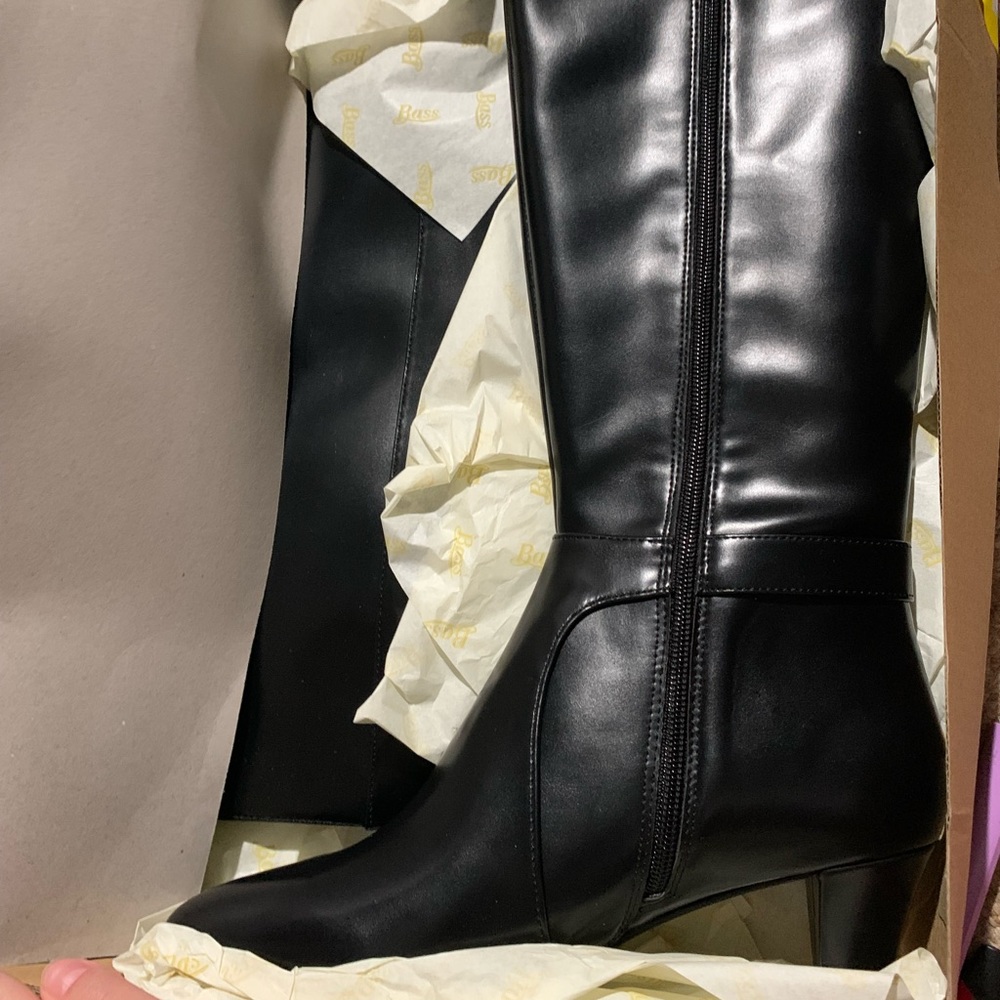 G.H Bass & Co. size 8.5 in Men’s black boots